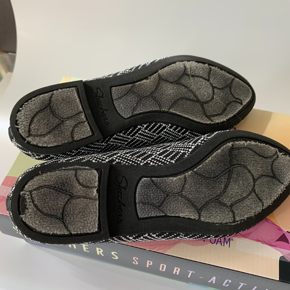 SKECHERS CLEO HUNTINGTON KNIT SLIP ON FLATS BLACK WHITE AIR-COOLED  SIZE 8.5 - Picture 8 of 8